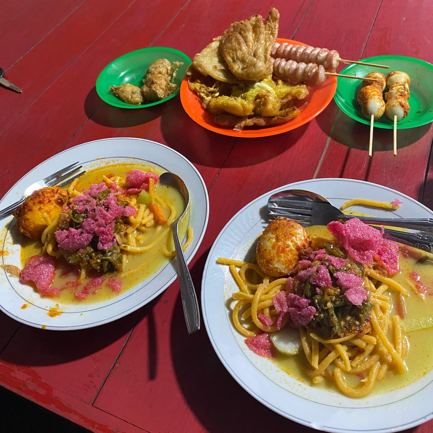 Lontong Malam 6 Ribu, Lampaseh, Kota Banda Aceh. (Foto: Nukilan)