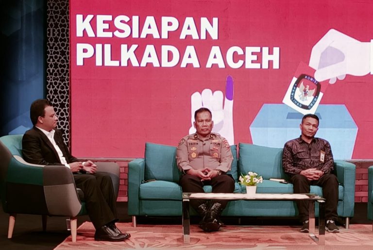 Kaur Mitra Subbid Penmas Bidhumas Polda Aceh Kompol Yasir, saat menjadi narasumber Dialog Aceh Bicara di Studio TVRI Aceh. (Foto: Humas Polda Aceh)