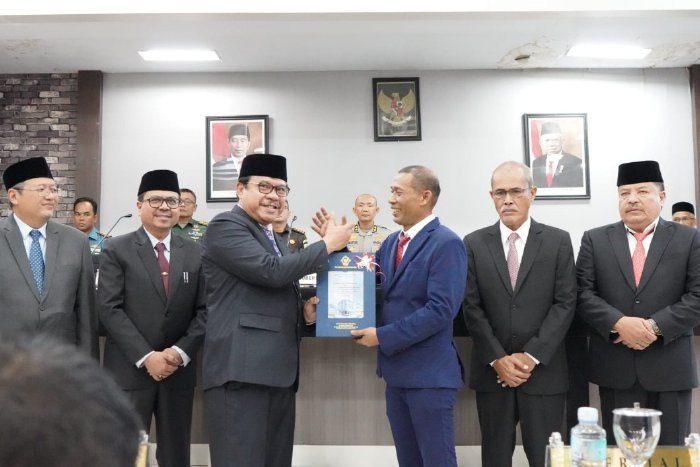 BPK RI Serahkan LHP Laporan Keuangan Pemerintah Aceh Tahun Anggaran 2023. (Foto: Humas Aceh)