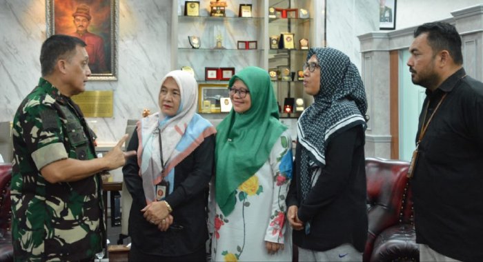 Kepala Perwakilan BKKBN Aceh, Safrina Salim menemui Pangdam Iskandar Muda. (Foto: Humas Aceh)