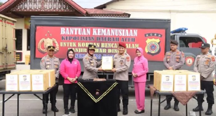 Polda Aceh kieim bantuan kemanusiaan untuk Korban Lahar Dingin di Sumbar. (Foto: Humas Aceh)