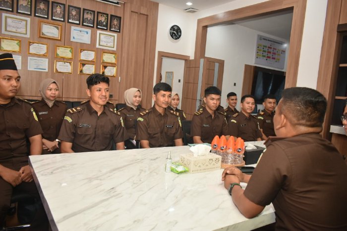 Kejari Bireuen Terima 14 Pegawai Baru. (Foto: Humas Aceh)