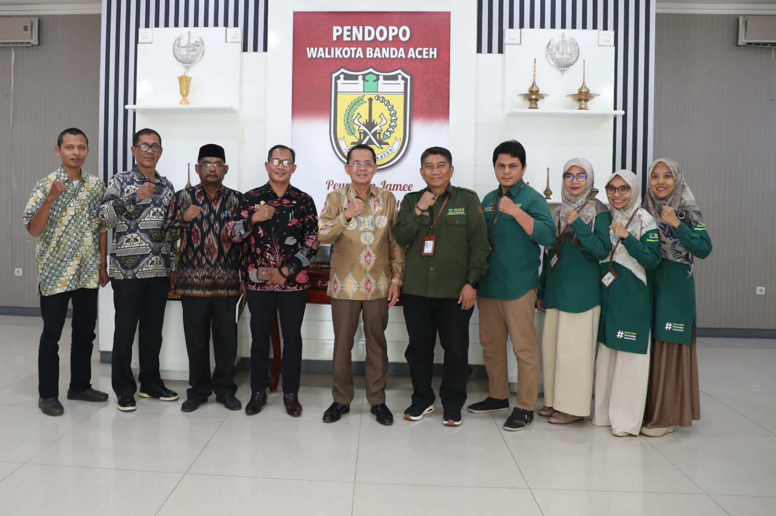 Diskominfotik bersama BPS Kota Banda Aceh melakukan menyampaikan hasil rapat terkait penguatan Forum Satu Data. (Foto: Diskominfotik BNA)