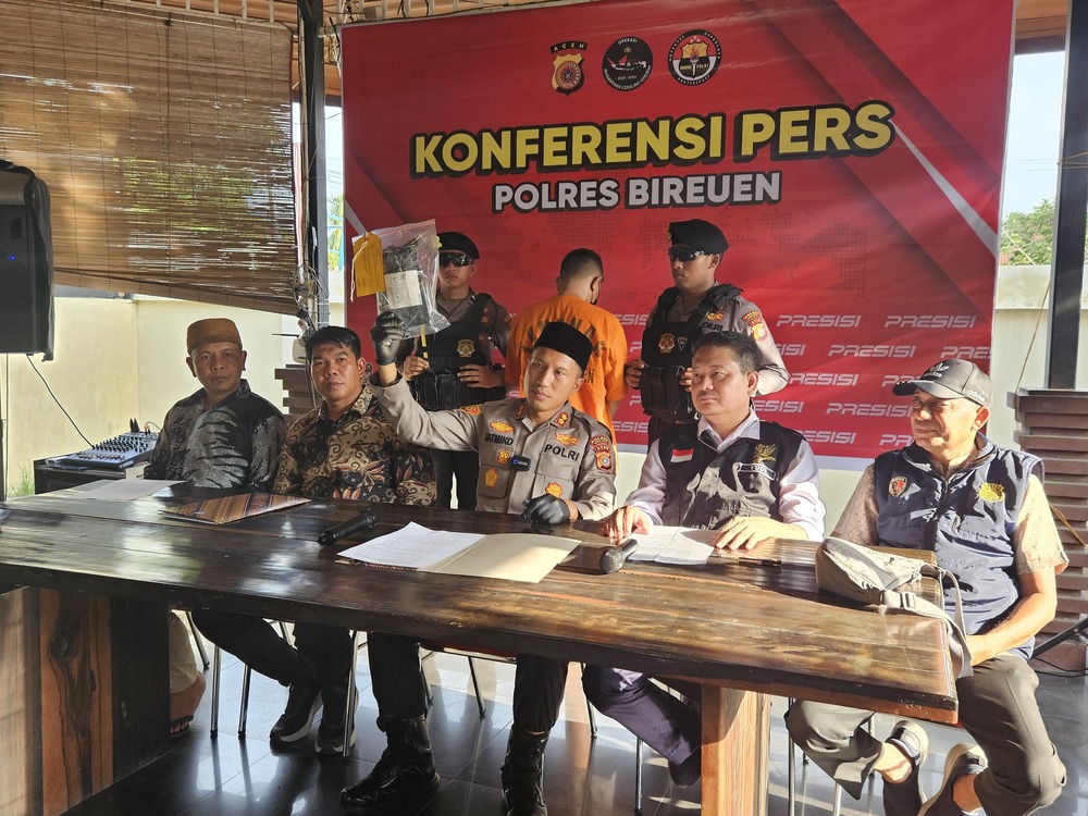 Tersangka pengedar obat ilegal di Bireuen, (Foto: Dok BPOM Aceh)