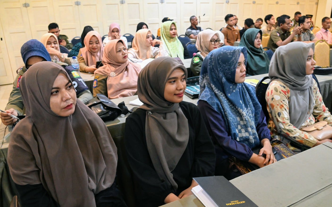 Berantas Rokok Ilegal, Satpol PP dan WH Aceh Besar Gelar Sosialisasi Penegakan Hukum. (Foto: SWA)
