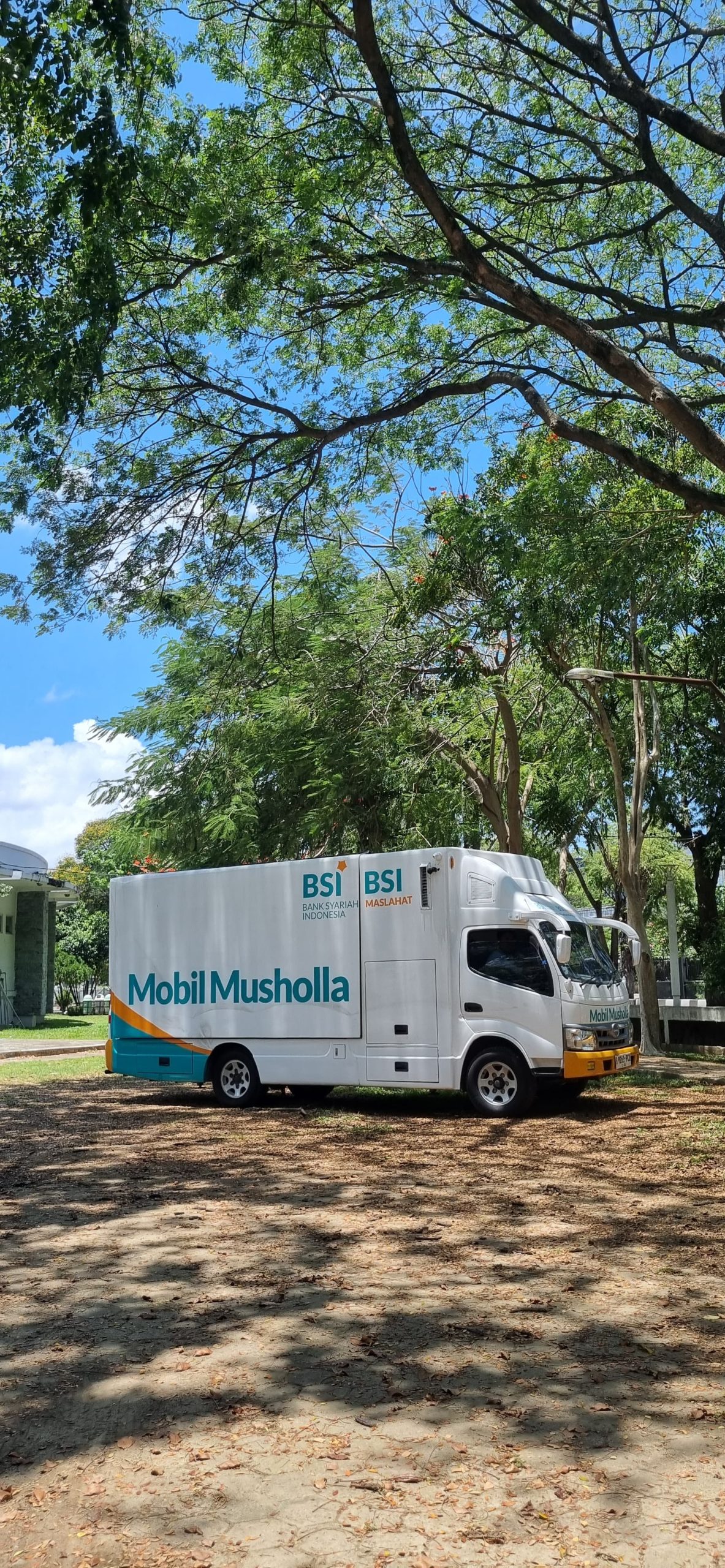 BSI Aceh Hadirkan Mobil Musholla untuk pengunjung PON. (Foto: For Nukilan)