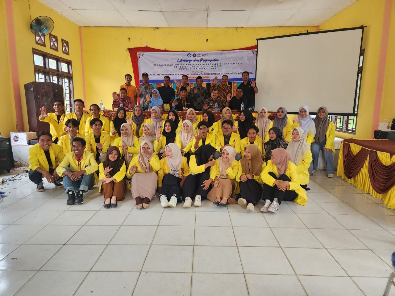 Mahasiswa KKN UTU Angkatan XXII Tinggalkan Dampak Positif di Danau Paris. (Foto: HUMAS UTU)