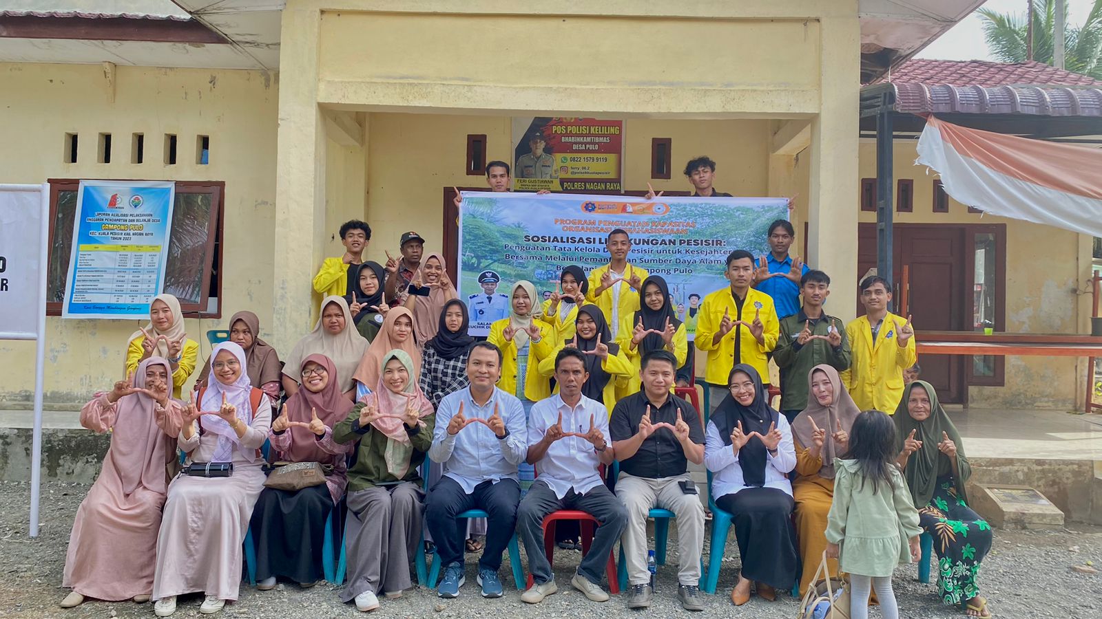 HIMADISTRA Universitas Teuku Umar Adakan Sosialisasi Pengelolaan Lingkungan Pesisir di Gampong Pulo. (Foto: Nukilan)