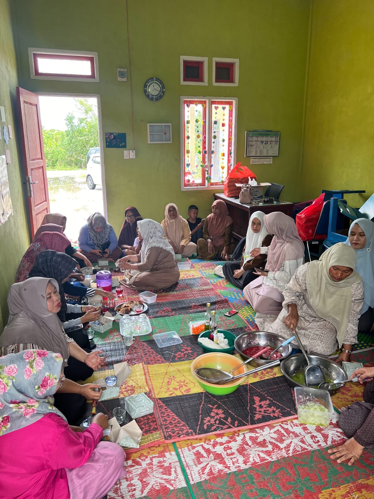 Dosen UTU Latih Warga Aceh Barat Olah Buah Nipah Jadi Manisan Bernilai Ekonomi. (Foto: For Nukilan)