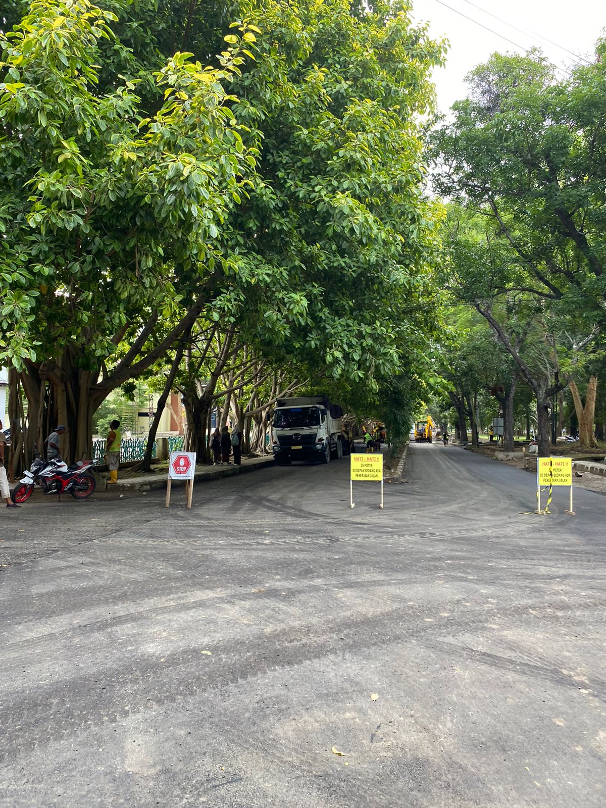 Jalan Kampus USK Mulai Diaspal. (Foto: Nukilan)