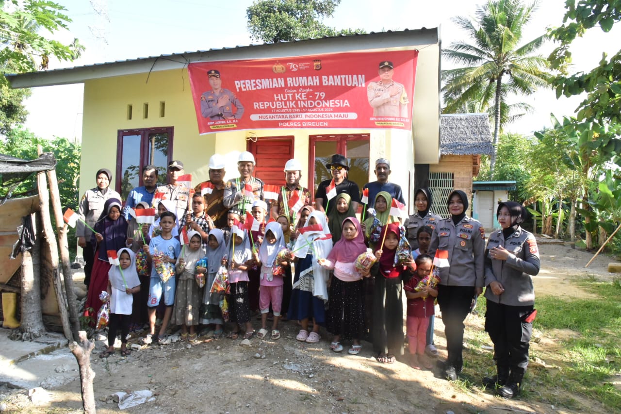 Kapolres Bireuen Resmikan Rumah Layak Huni untuk Warga Kurang Mampu. (Foto: Dialeksis)