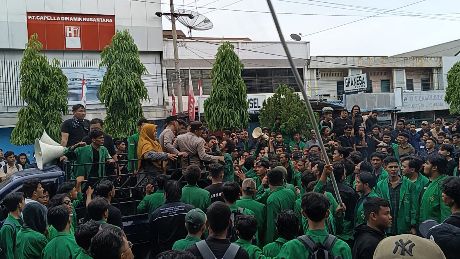 Demonstrasi Kawal Putusan MK di Lhokseumawe Ricuh. (Foto: For Nukilan)