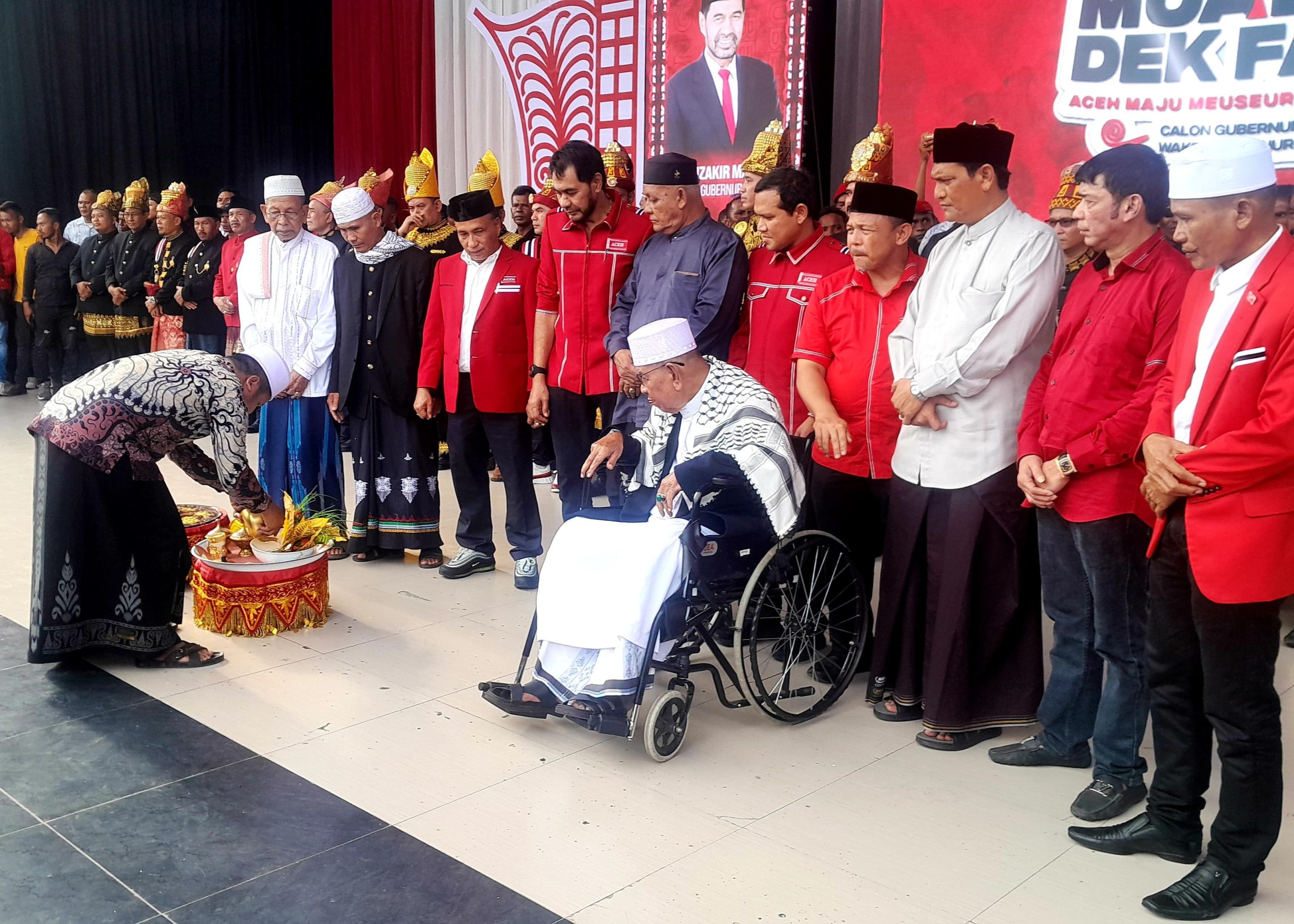 Partai Aceh Deklarasikan Muzakir Manaf dan Fadhlullah Sebagai Pasangan Calon Gubernur dan Wakil Gubernur Pilgub Aceh 2024. (Foto: Nukilan)