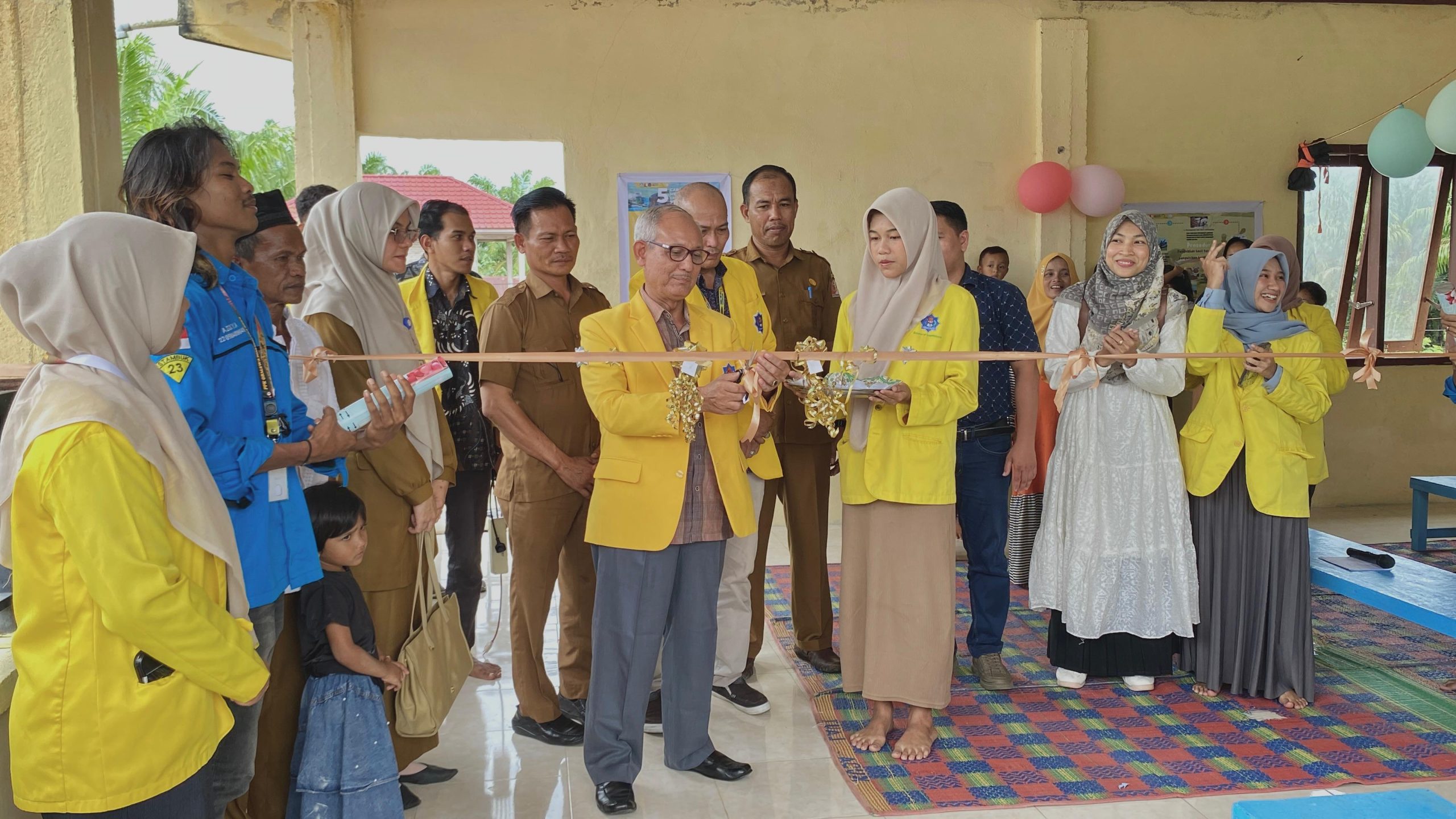 PPK Ormawa Himadistra UTU Launching Sekolah Laskar Pesisir di Gampong Pulo. (Foto: Nukilan)