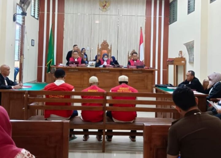 Suasana saat sidang di Pengadilan Negeri Tanjungkarang. (Foto: Lampost.co)