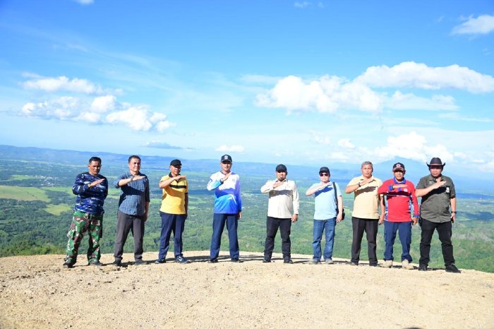 Uji Adrenalin di Puncak Gunong Tgk Diweung Lambirah. (Foro: MC Abes)