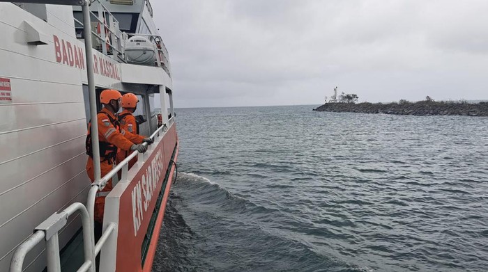 Tim SAR Gabungan lakukan pencarian seorang ABK kapal tanker berbendera Panama yang hilang di laut Aceh. (Foto: dok. SAR Banda Aceh)