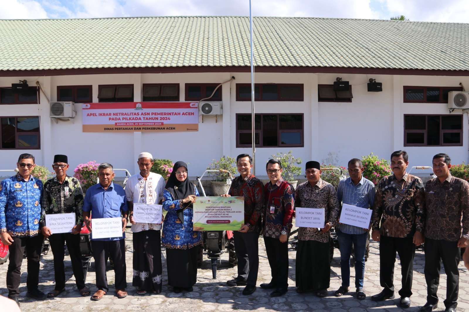 Pasar Modal Indonesia Salurkan Bantuan Traktor untuk Petani di Pulau Terluar Aceh. (Foto: RRI)