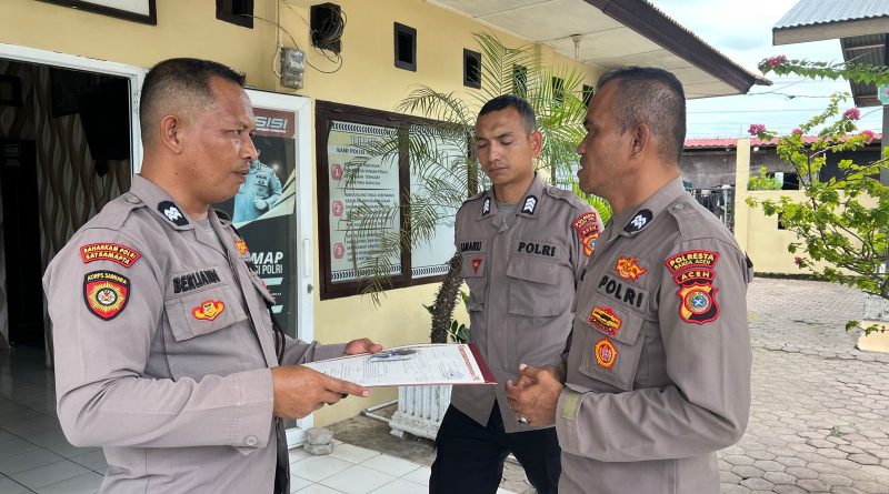 Bag SDM Polresta Banda Aceh Kembali Lakukan "Delivery Service" untuk Efisiensi Pengiriman Berkas Personel. (Foto: Diskominfotik BNA)