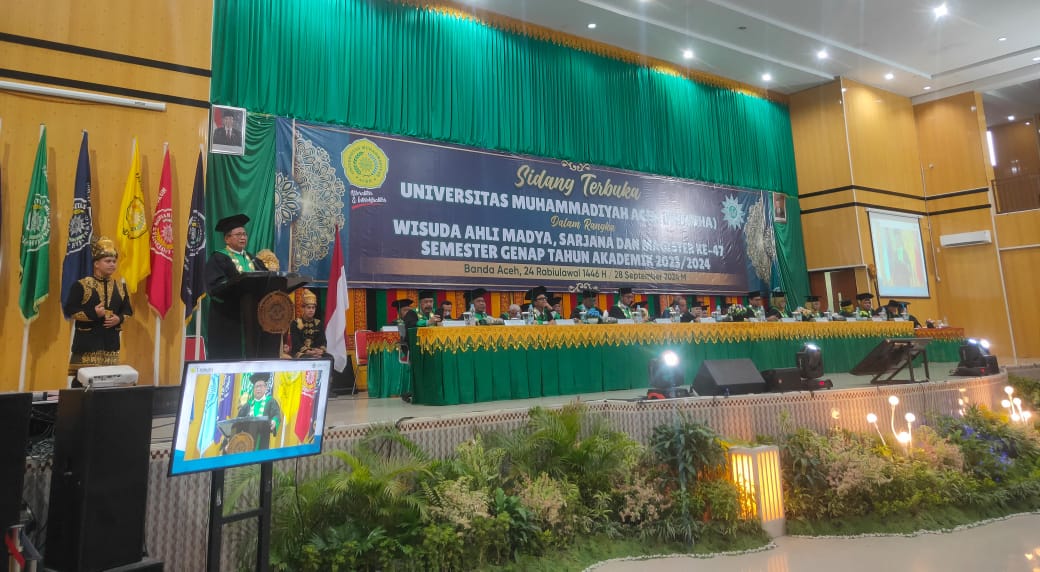 Rektor Unmuha, Dr. Aslam Nur saat memberikan kata sambutan rapat terbuka wisuda ke-47. (Foto: Nukilan/Rezi)