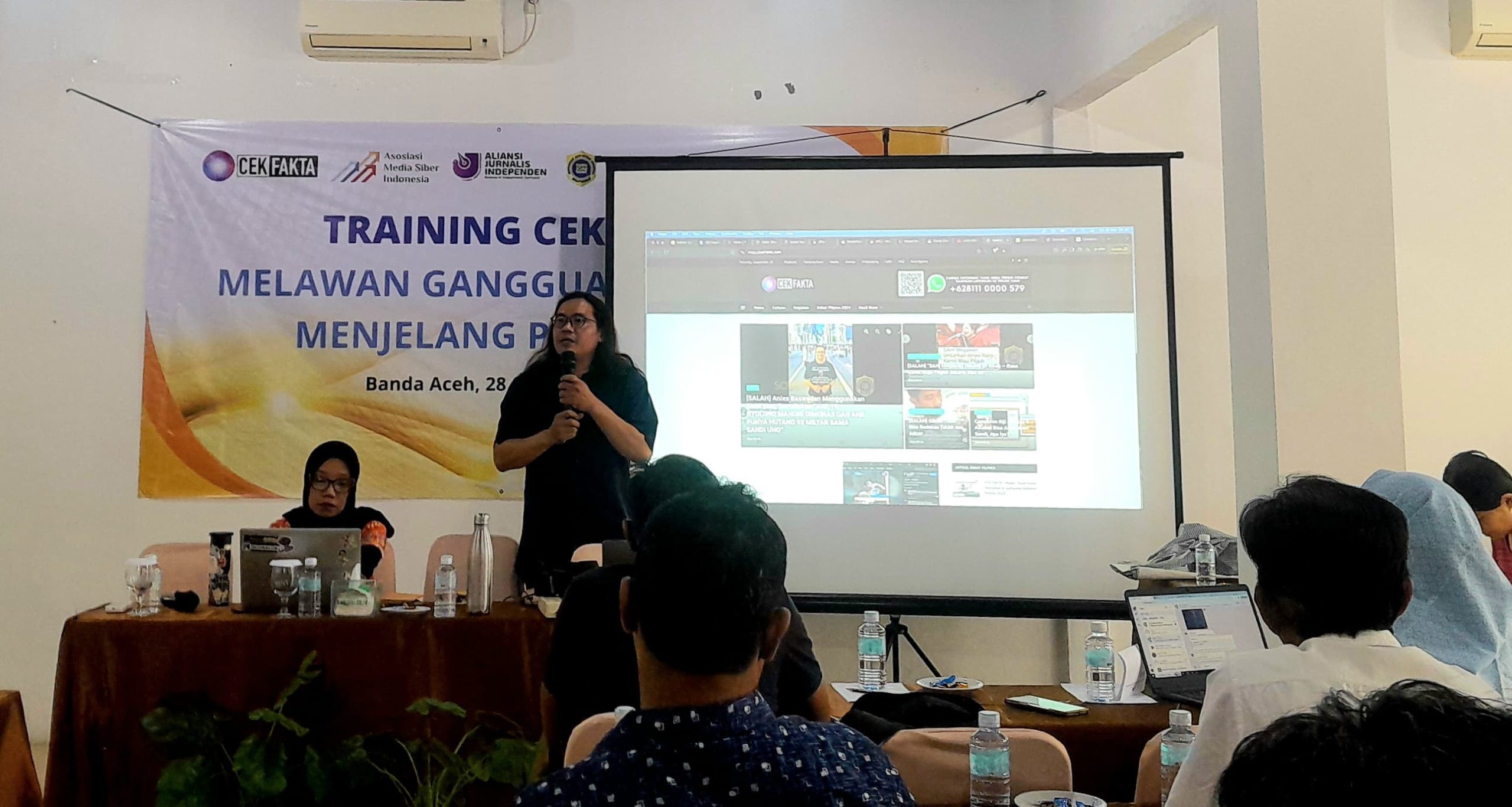 AMSI Aceh Menggelar Training Cek Fakta. (Foto: Nukilan)