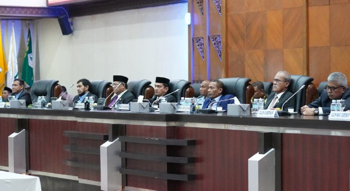 DPRAGerlar Rapat Penetapan Pansus dan Penandatanganan Komitmen Jalankan MoU Helsinki dan UUPA Bagi Paslon Cagub dan Cawagub. (Foto:  Sekretariat DPRA)