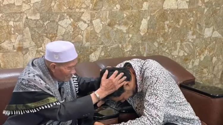 Mualem Terima Restu Ulama Aceh Jelang Pilkada 2024. (Foto: Aceh Online)