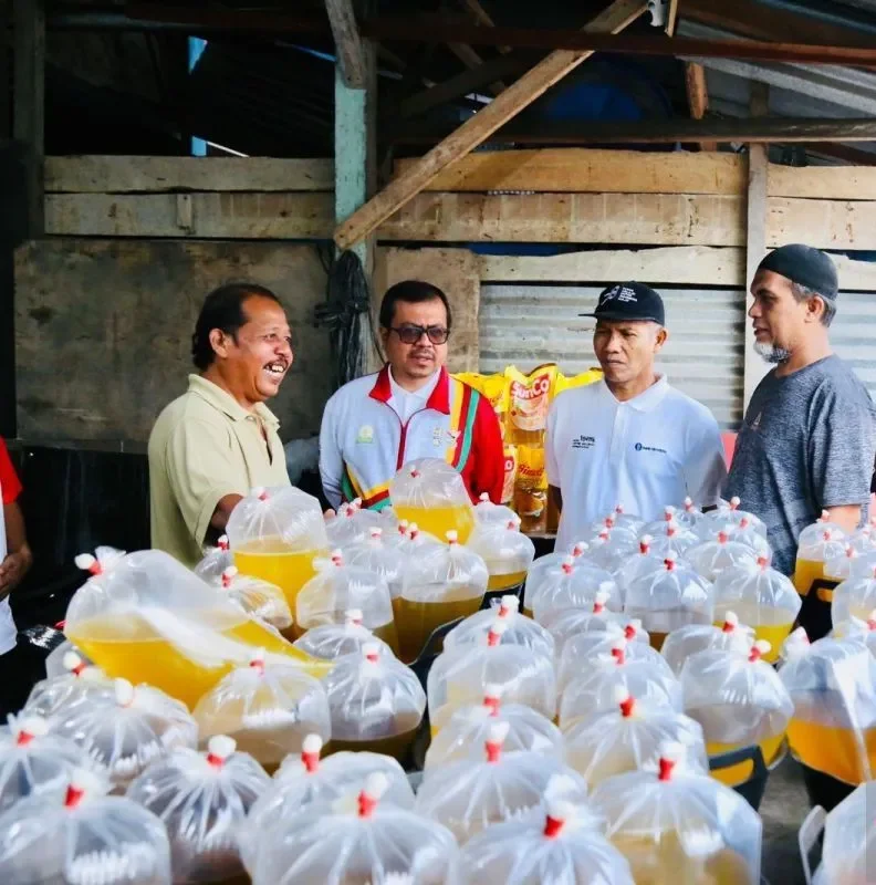 Pemkab Aceh Barat Pastikan Harga Bahan Pokok Stabil di Pasar Bina Usaha Meulaboh. (Foto: ANTARA)