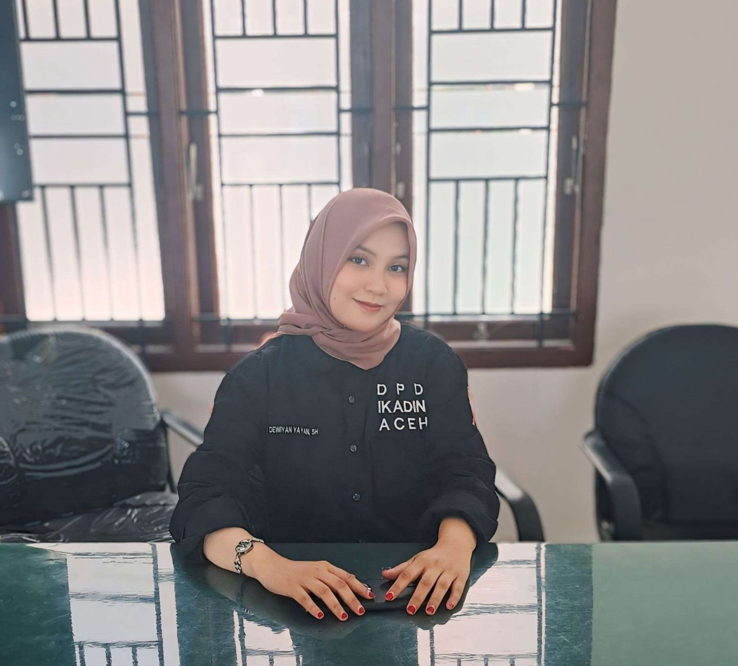 Febby Tim Advokasi publik di kantor YARA Banda Aceh. (Foto: Humas YARA)