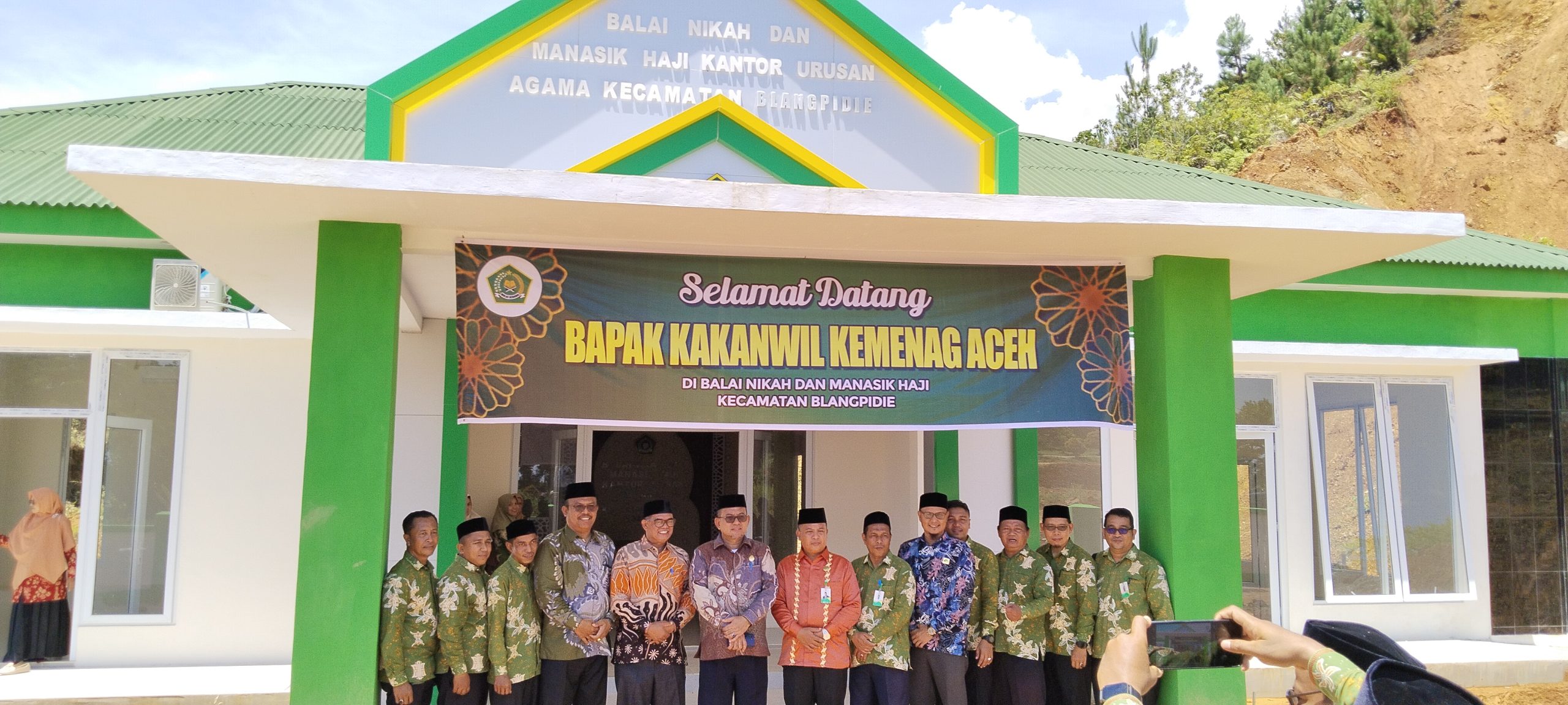 Kakanwil Kemenag Aceh Pastikan Operasional MTsN 1 dan KUA Blangpidie Siap Berjalan Lancar. (Foto: Kemenag Aceh)