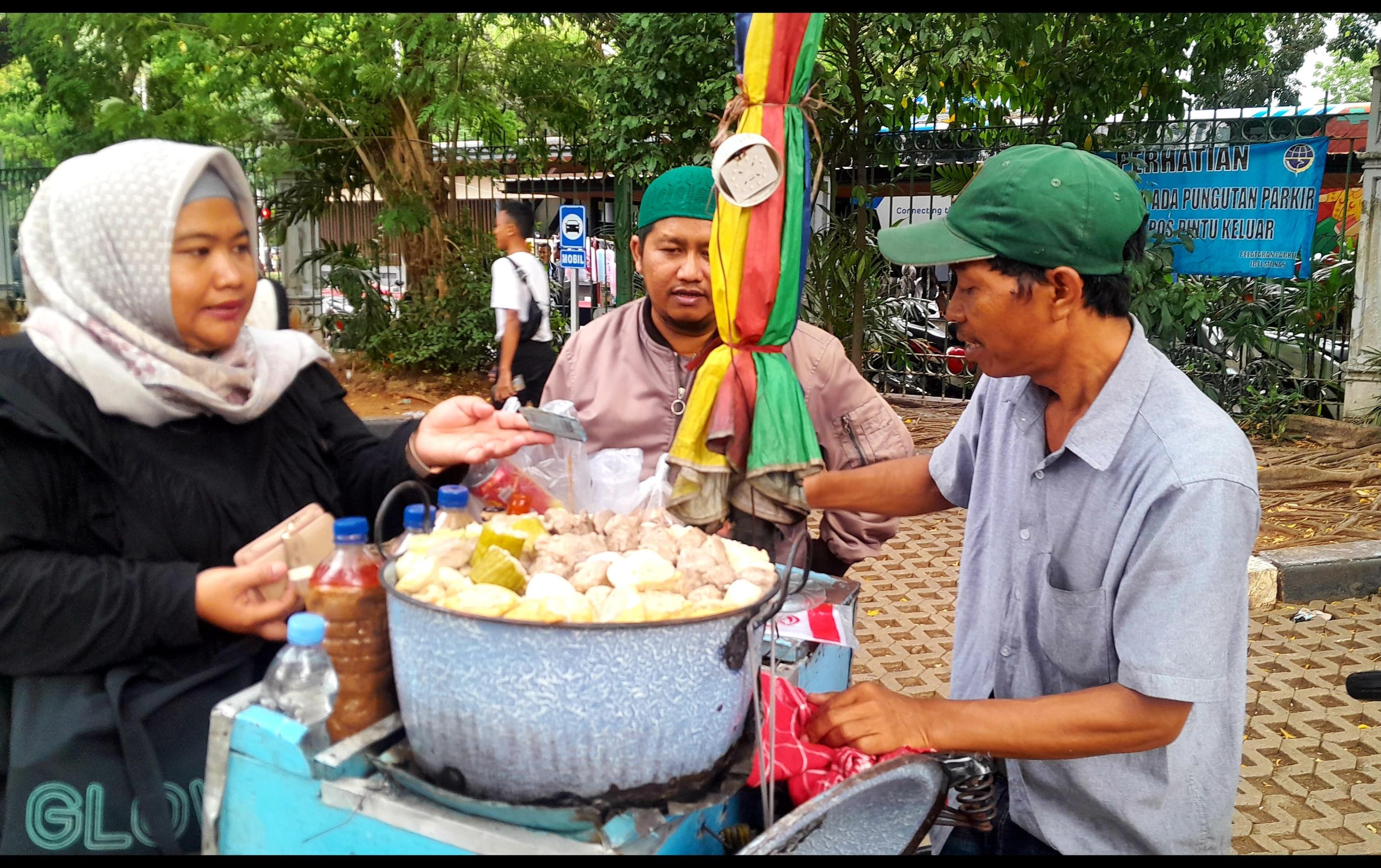 Pedagang Siomay Jakarta Seputaran Monas. (Foto: Nukilan)
