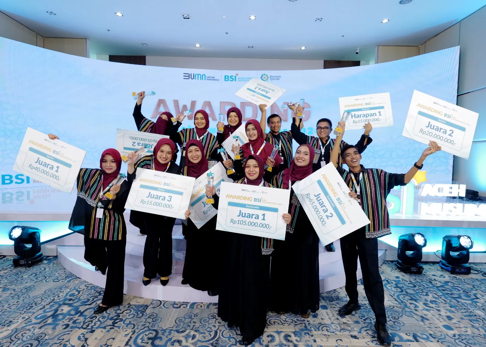 BSI Lahirkan Bibit Wirausaha Muda Unggulan Aceh melalui Awarding BSI Aceh Muslimpreneur 2024. (Foto: BSI)