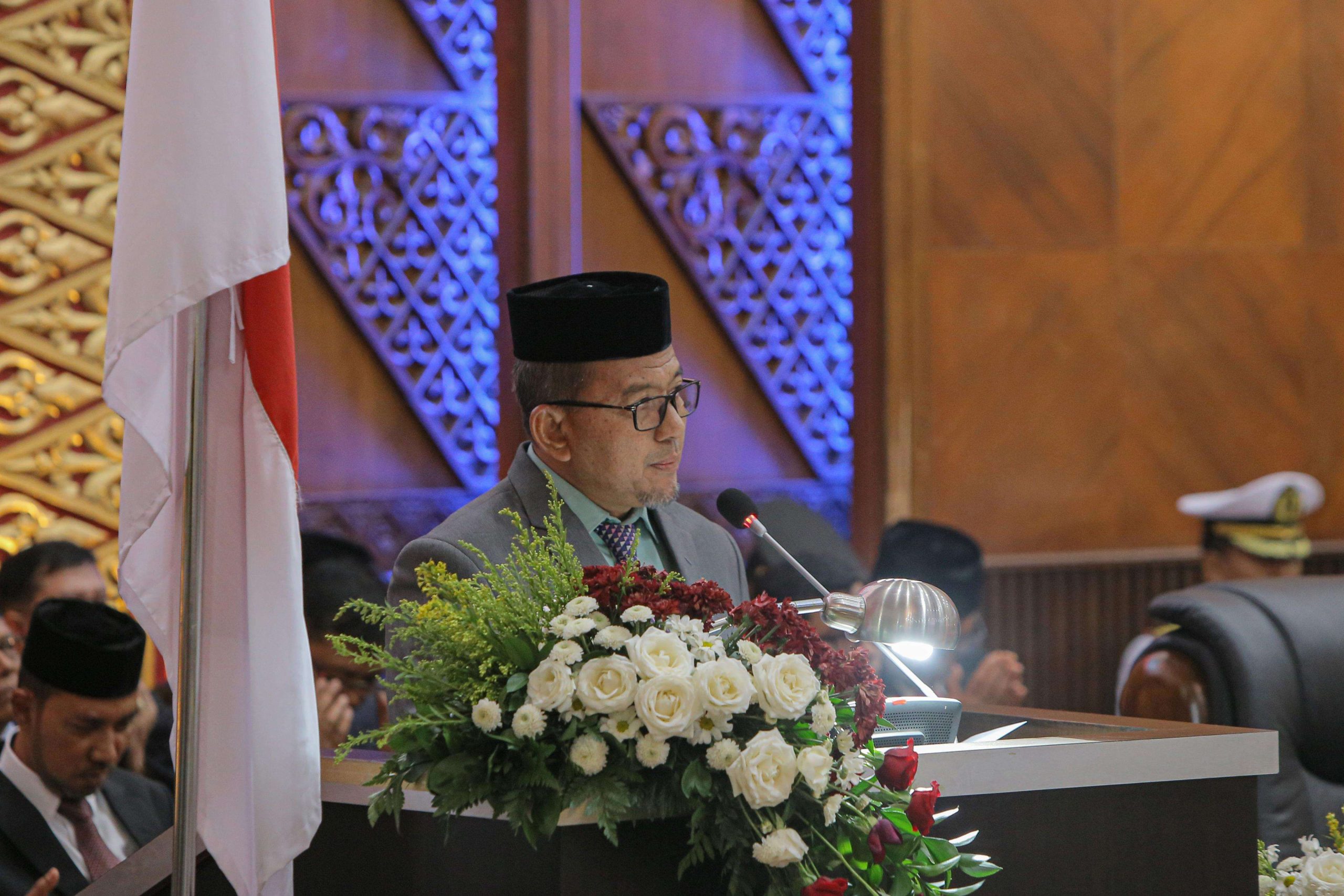 Kakanwil Kemenag Aceh Pimpin Doa Pelantikan Anggota DPRA Periode 2024-2029. (Foto: Kemenag Aceh)