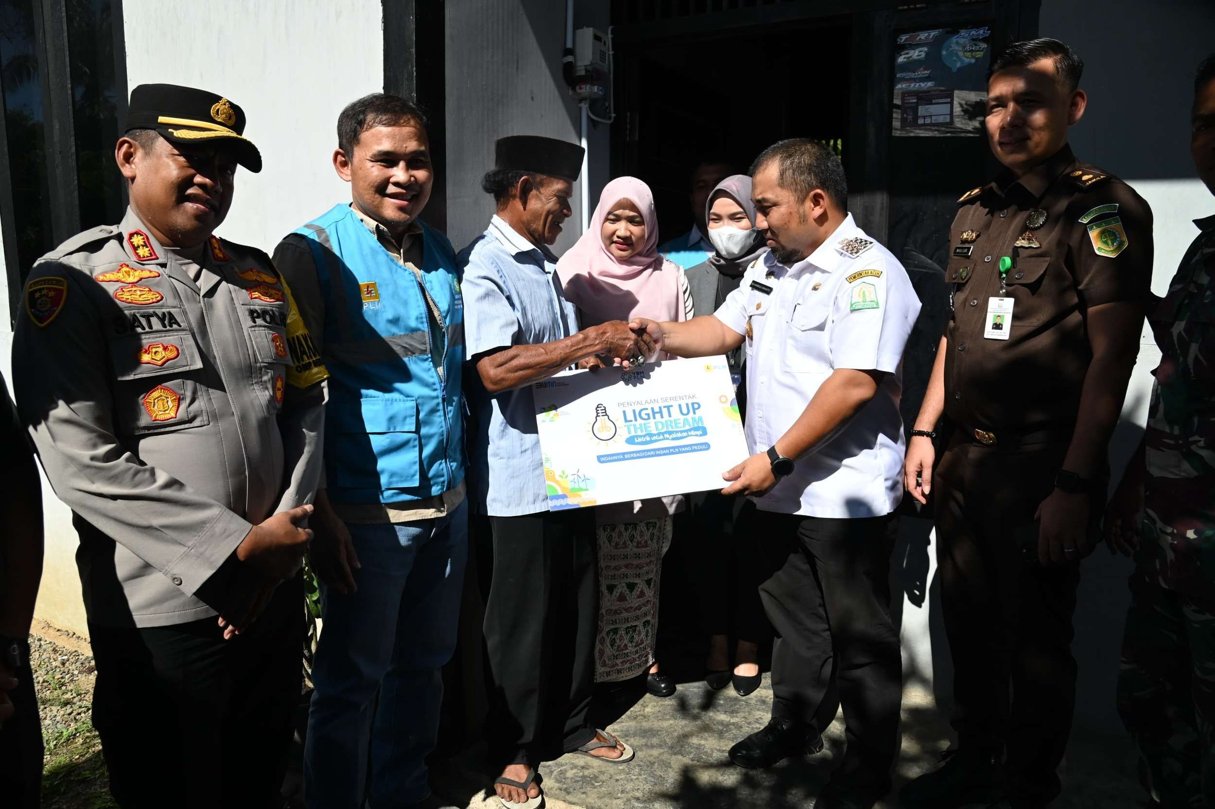 Listrik Gratis Bawa Harapan Baru bagi Warga Kurang Mampu di Aceh Besar. (Foto: RRI)