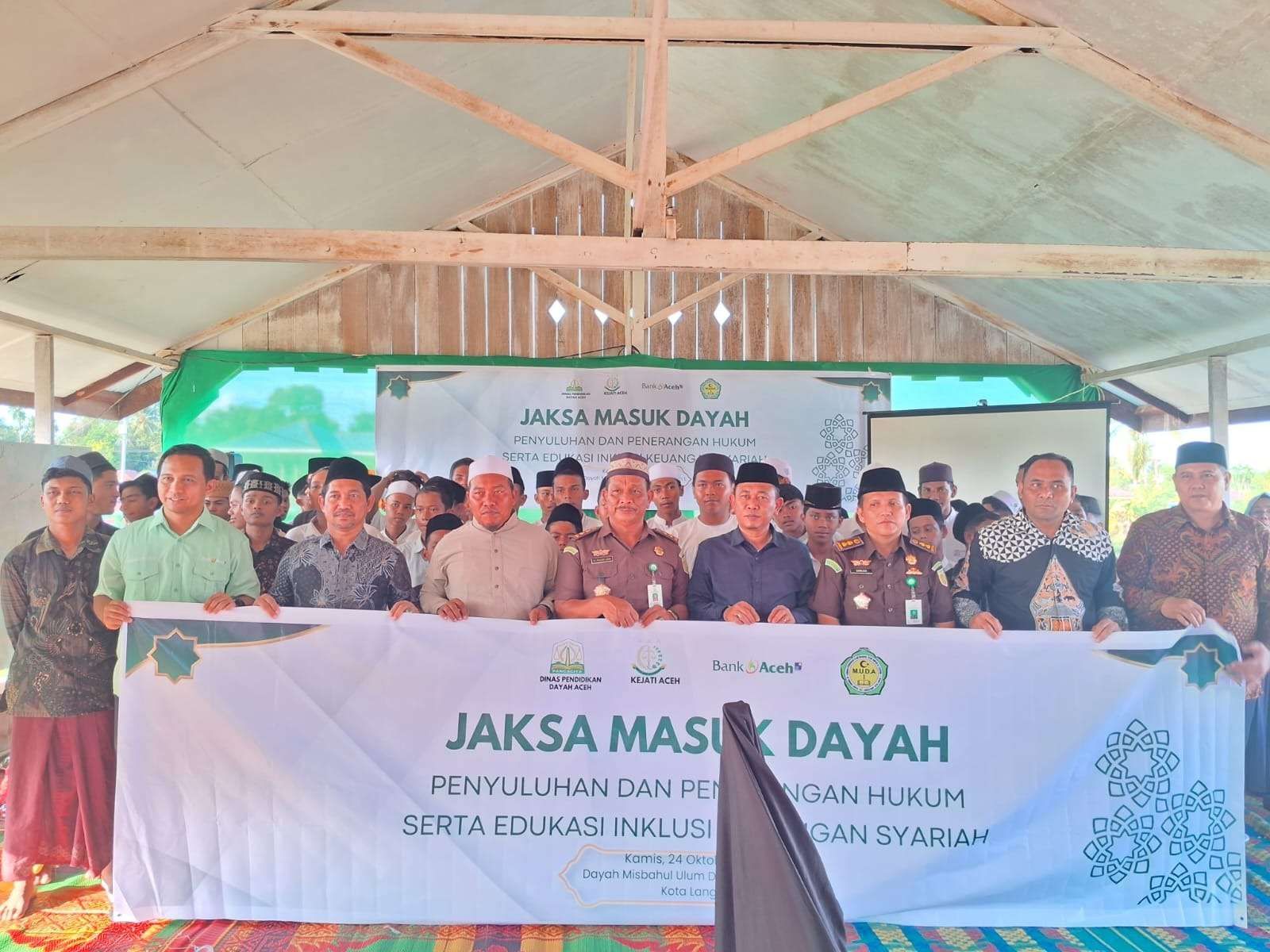 Kejati Aceh Ingatkan Santri Dayah Bijak Bermedia Sosial. (Foto: RRI)