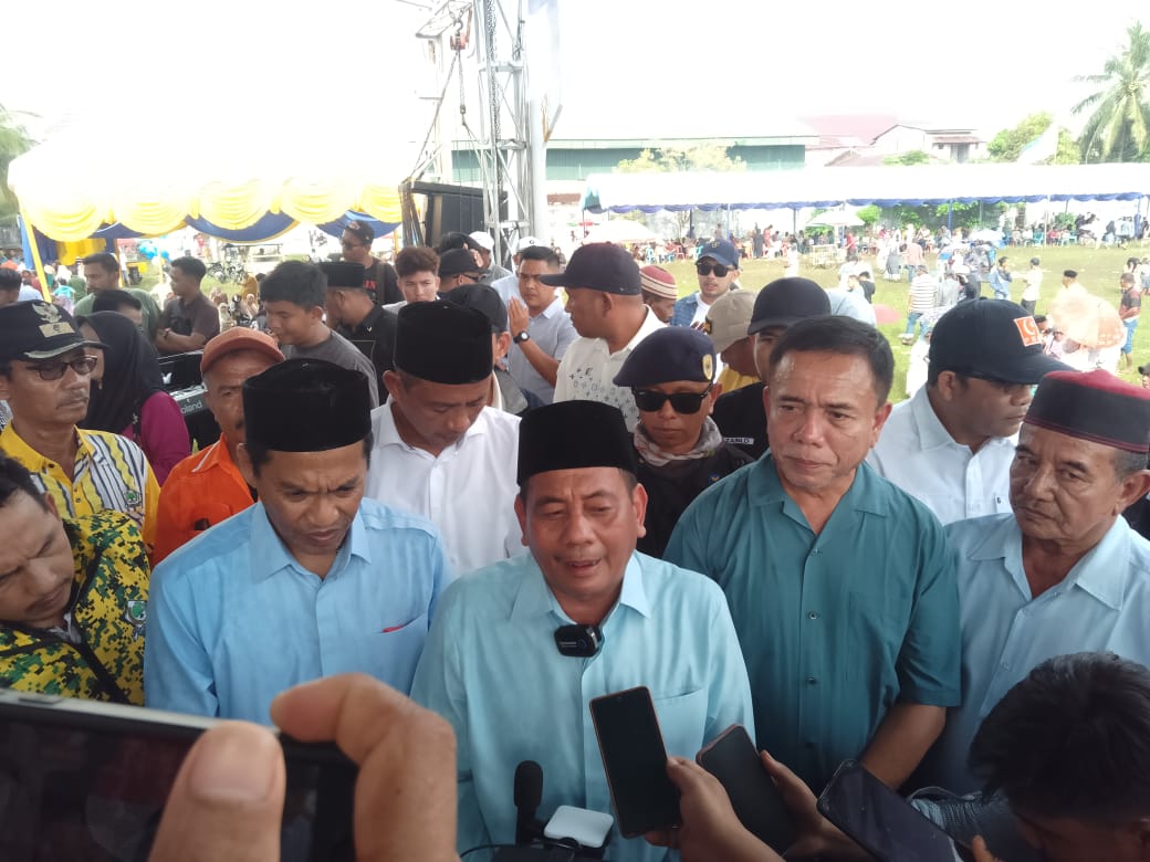 Irwandi Yusuf Ajak Warga Aceh Barat Dukung Paslon Hakam-Ayi di Pilkada 2024. (Foto: AcehMews.id)