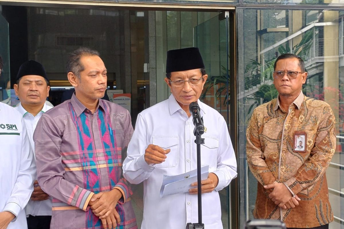 Menteri Agama Republik Indonesia Nasaruddin Umar dan Wakil Ketua KPK Nurul Ghufron di Gedung Merah Putih, Jakarta. (Foto: Kompas)