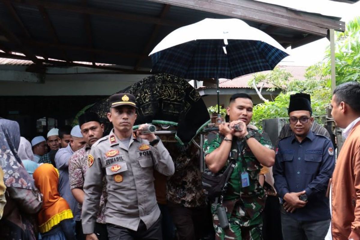 Anggota Linmas Meninggal Dunia Saat Bertugas di TPS Banda Aceh. (Foto: Humas Polresta Banda Aceh via Antara)