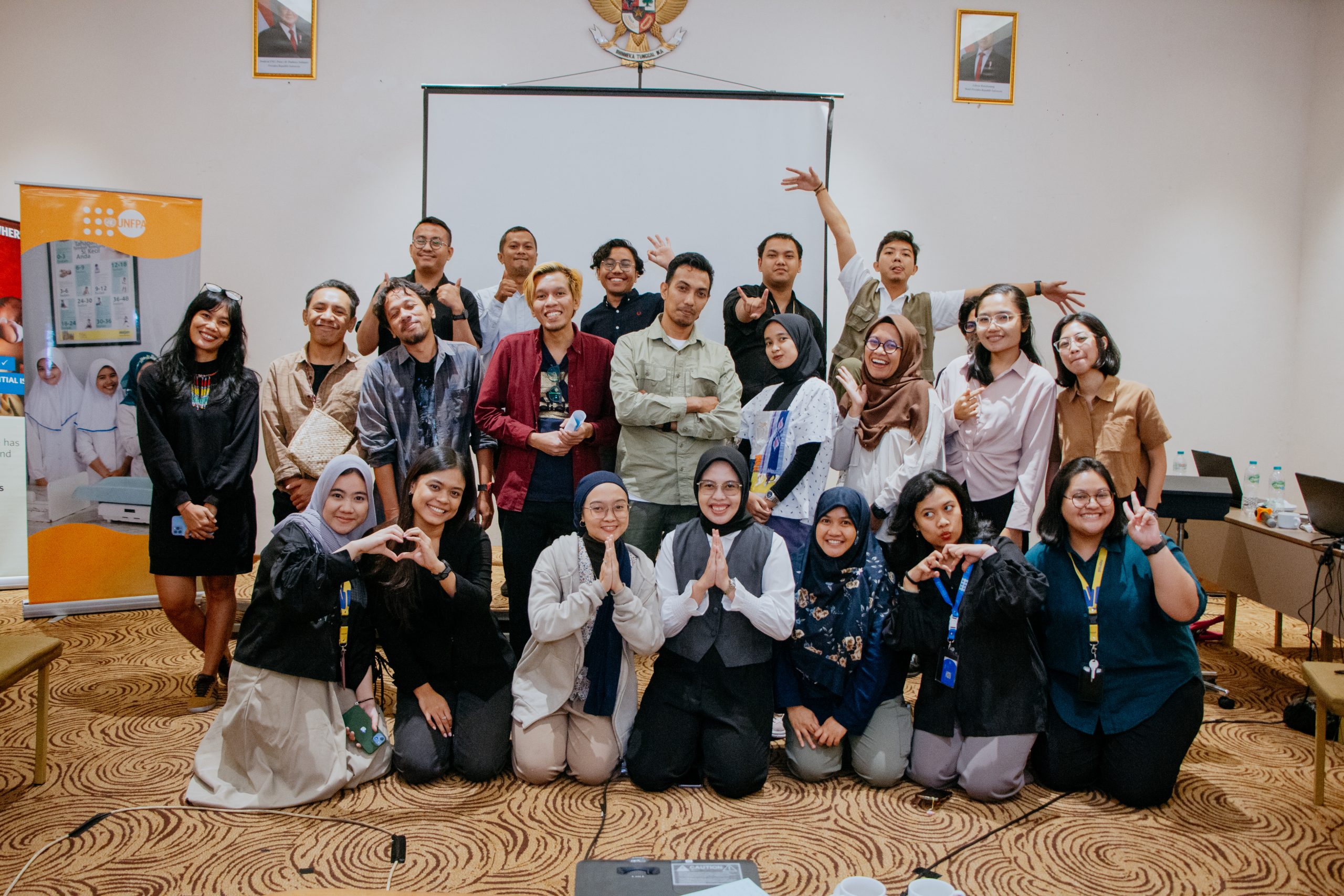 Arbi Sumandoyo dan Ayu Dwi Susanti Bahas Visualisasi Data di ICPD30 Creative Fellowship 2024. (Foto: Dok. Narasi Academy)