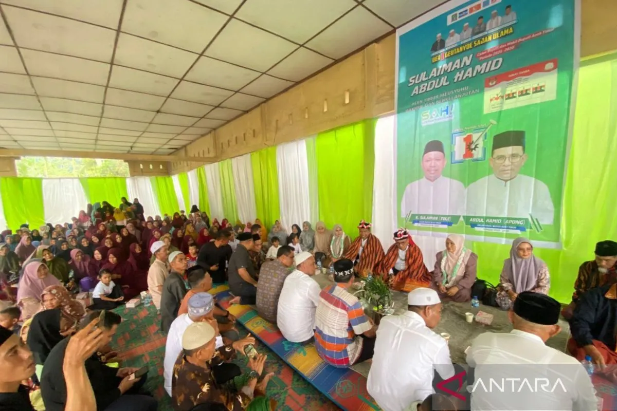 Cabup Aceh Timur Sulaiman - Abdul Hamid saat menjumpai warga di serbajadi Aceh Timur. (Foto: ANTARA)