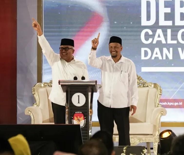 Calon gubernur dan wakil gubernur Aceh nomor urut 1, Bustami Hamzah dan M Fadhil Rahmi. (Foto: Nukilan)