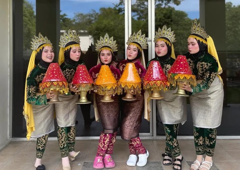 Sanggar Tari Ubudiyah Heritage UUI Raih Juara 2 di Festival Ar-Raniry Creative Fair. (Foto: For Nukilan)