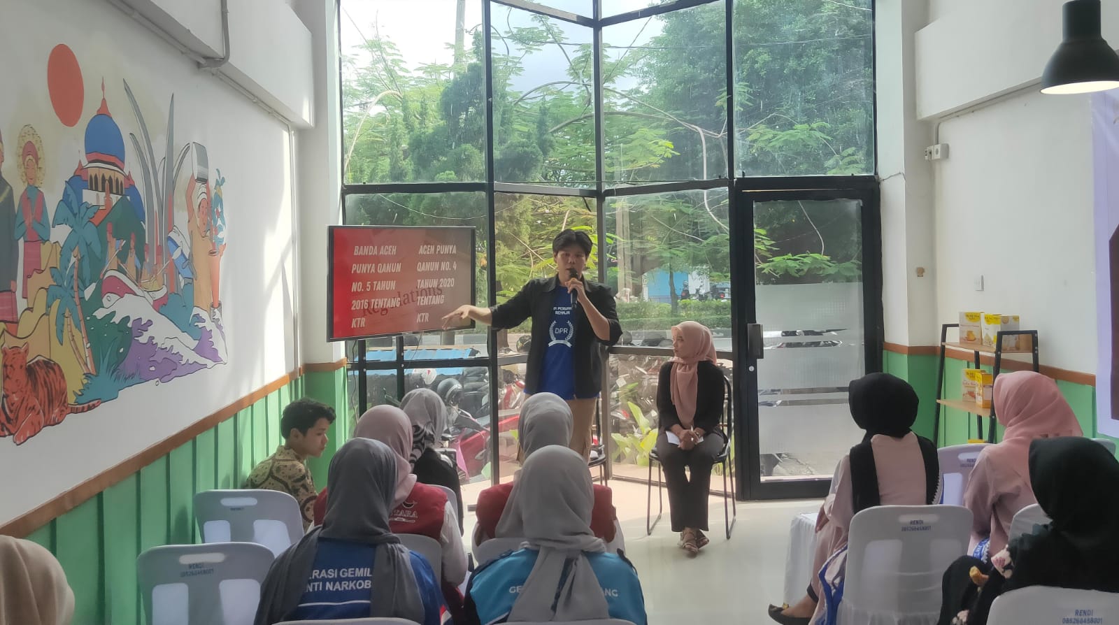 Founder GENITA, Muhammad Hafiz Daniel dalam diskusi publik di Nutrihub, Banda Aceh, pada Jum'at 15 November 2024. (Foto: Nukilan/Rezi)