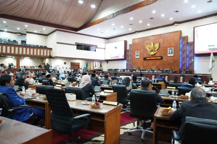 Paripurna Penempatan Keanggotaan Alat Kelengkapan Dewan DPRA Resmi Digelar. (Foto: MC Aceh)