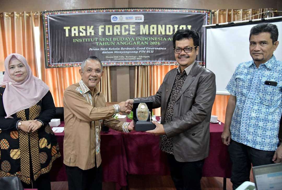 Penjabat Bupati Bener Meriah, Ir. Mohd. Tanwier, secara resmi membuka Rapat Kerja Institut Seni Budaya Indonesia Aceh. (Foto: RRI)