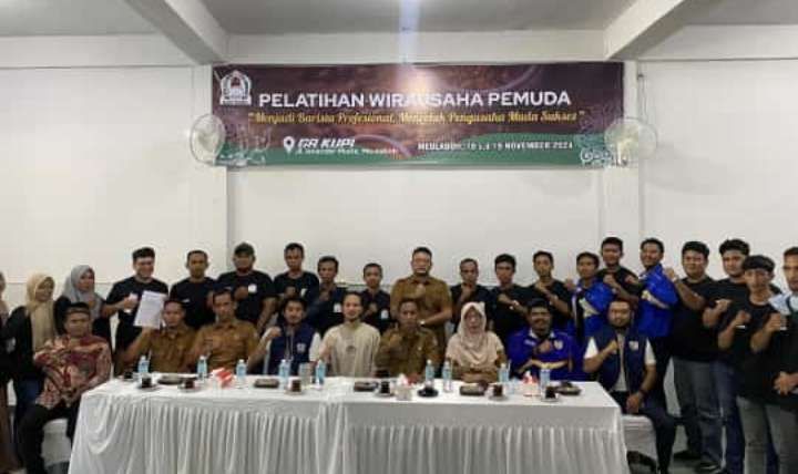 Disparpora Aceh Barat Latih Pemuda Jadi Barista Profesional dan Pengusaha Kopi. (Foto: RRI)