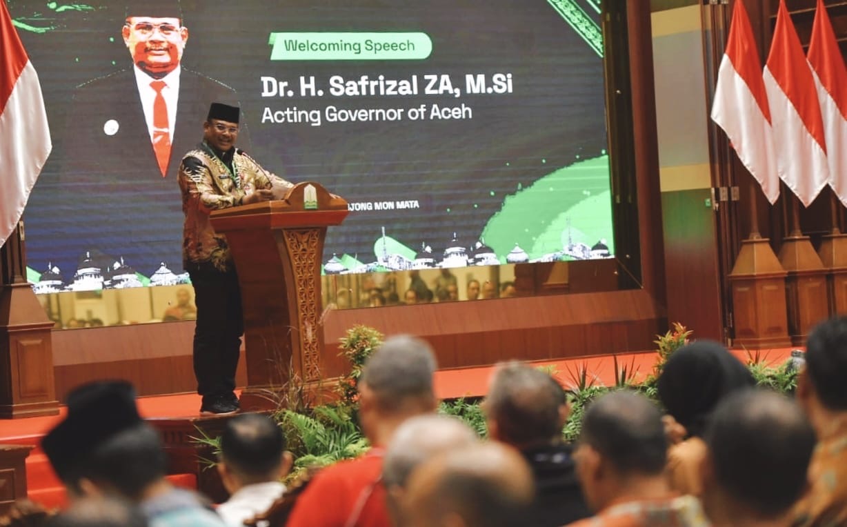Pj. Gubernur Aceh, Dr. Safrizal, ZA. M. Si Menyampaikan Sambutan Sekaligus Membuka Aceh International Forum Tahun 2024 di Anjong Monmata, Pendopo Gubernur Aceh. (Foto: acehstandar.com)