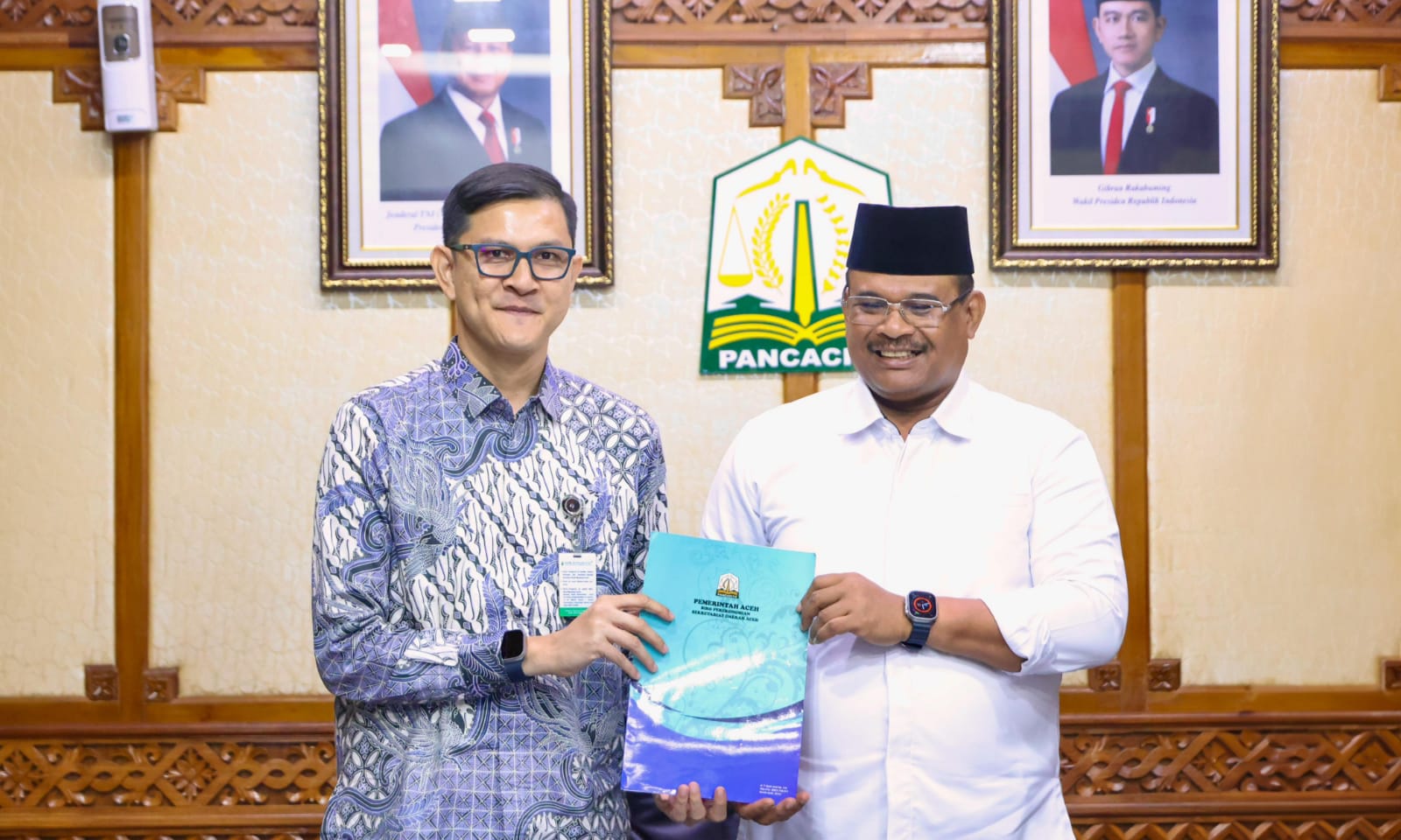 Raisul Mukhlis Resmi Jabat Direktur Utama BPR Syariah Mustaqim Aceh. (Foto: Humas Aceh)