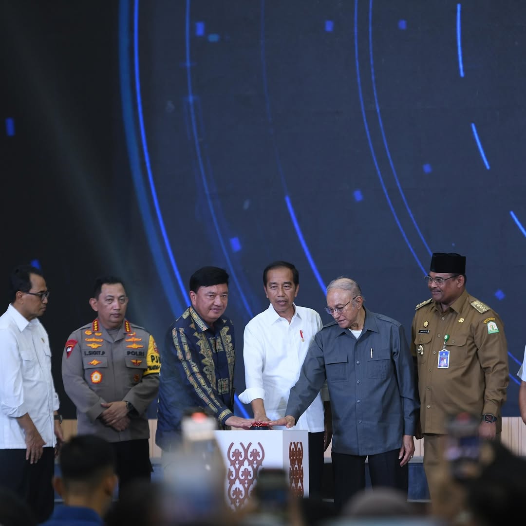 Wali Nanggroe Aceh Dampingi Presiden Jokowi Resmikan Gedung Amanah Youth Creative Hub. (Foto: Humas LWN)