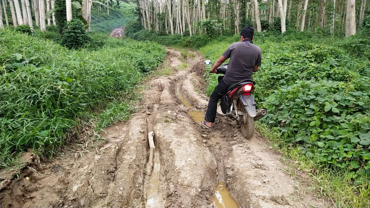 Jalan Rusak Hambat Pengembangan Wisata di Bandar Pusaka